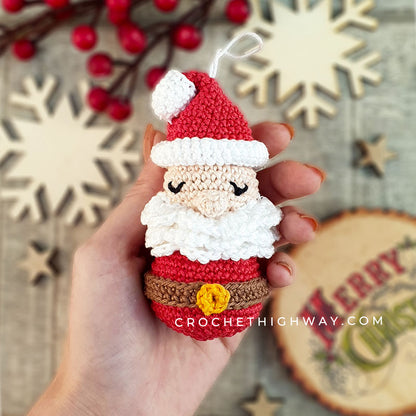 Santa Claus Amigurumi Christmas Ornament